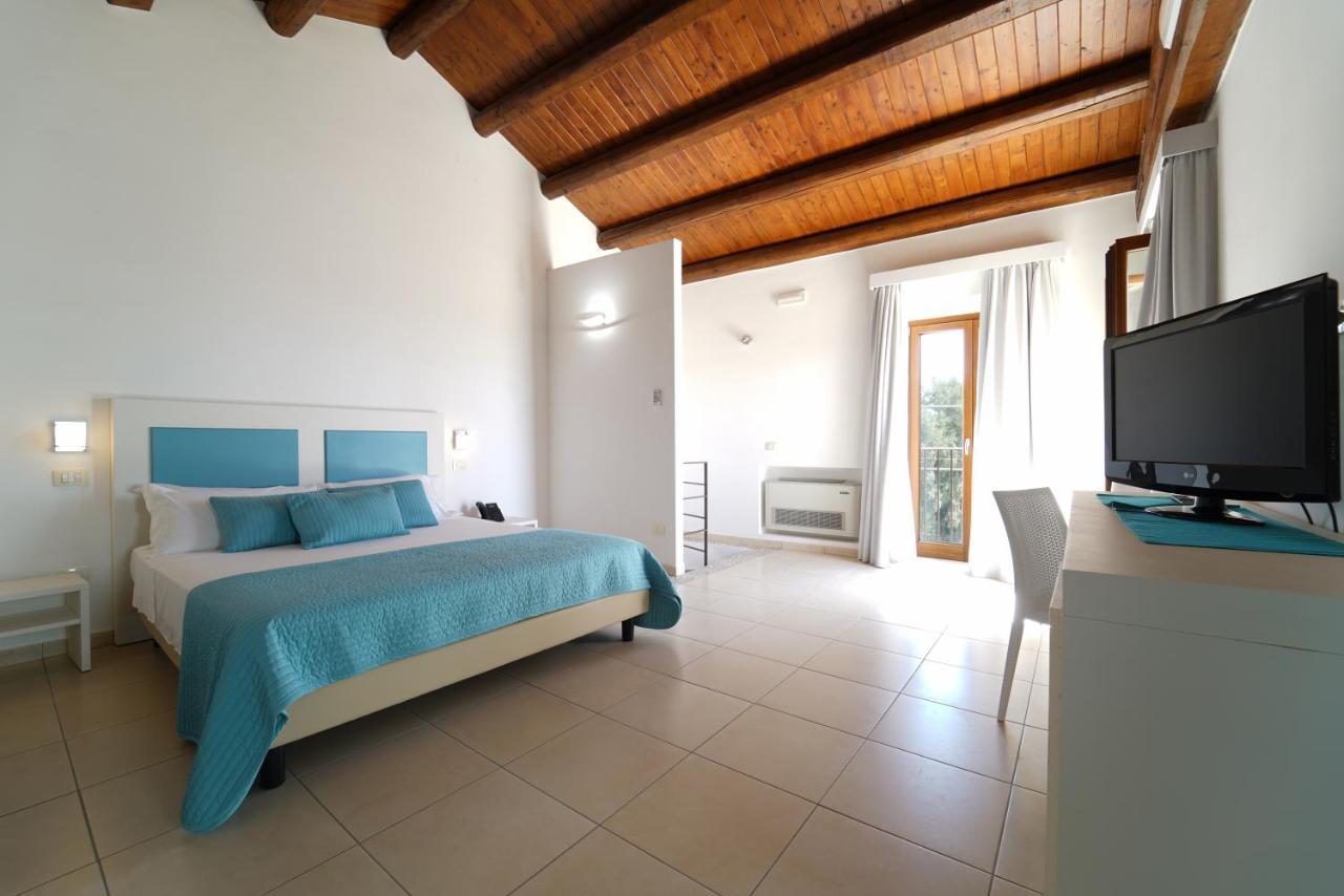 Life Hotels Kalaonda Resort Syracuse Bagian luar foto