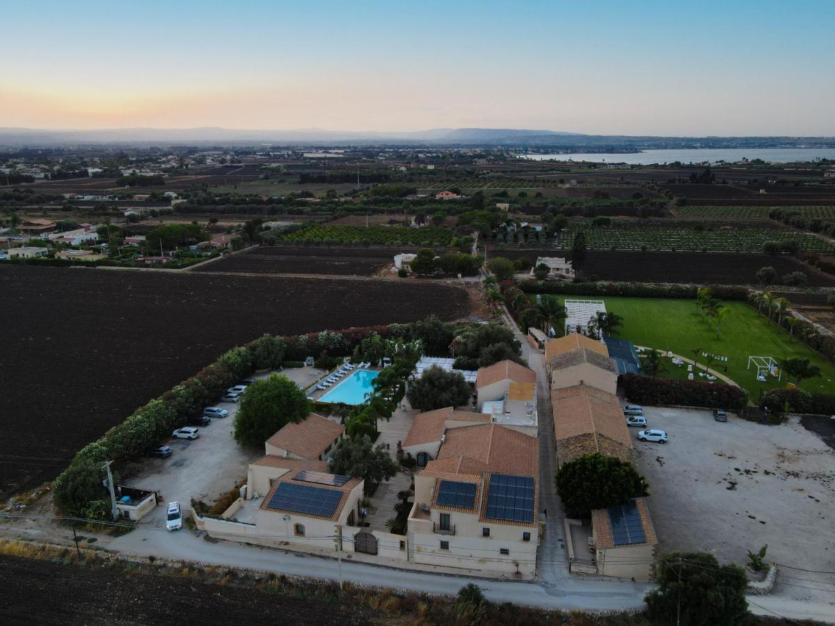 Life Hotels Kalaonda Resort Syracuse Bagian luar foto