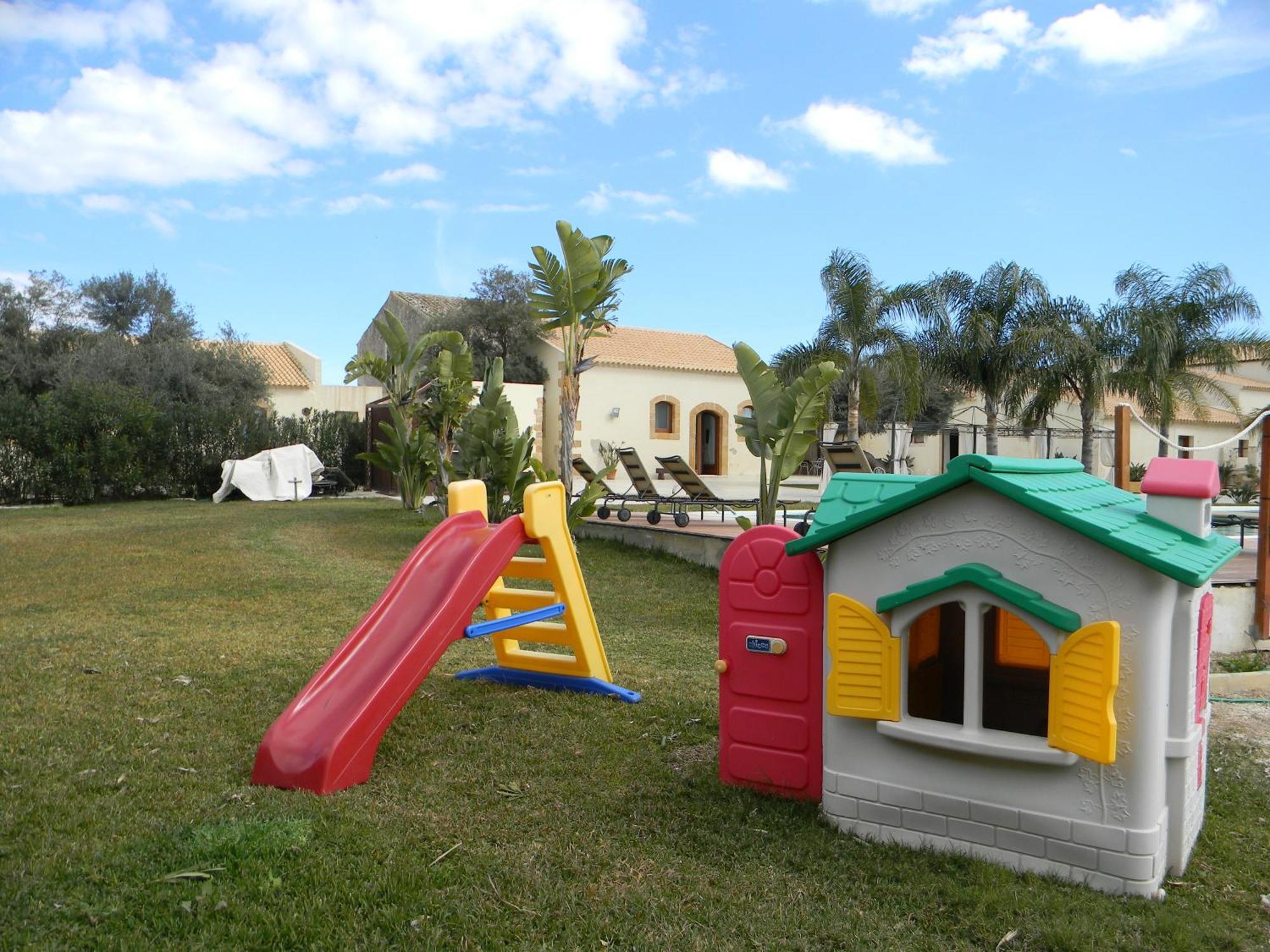 Life Hotels Kalaonda Resort Syracuse Bagian luar foto
